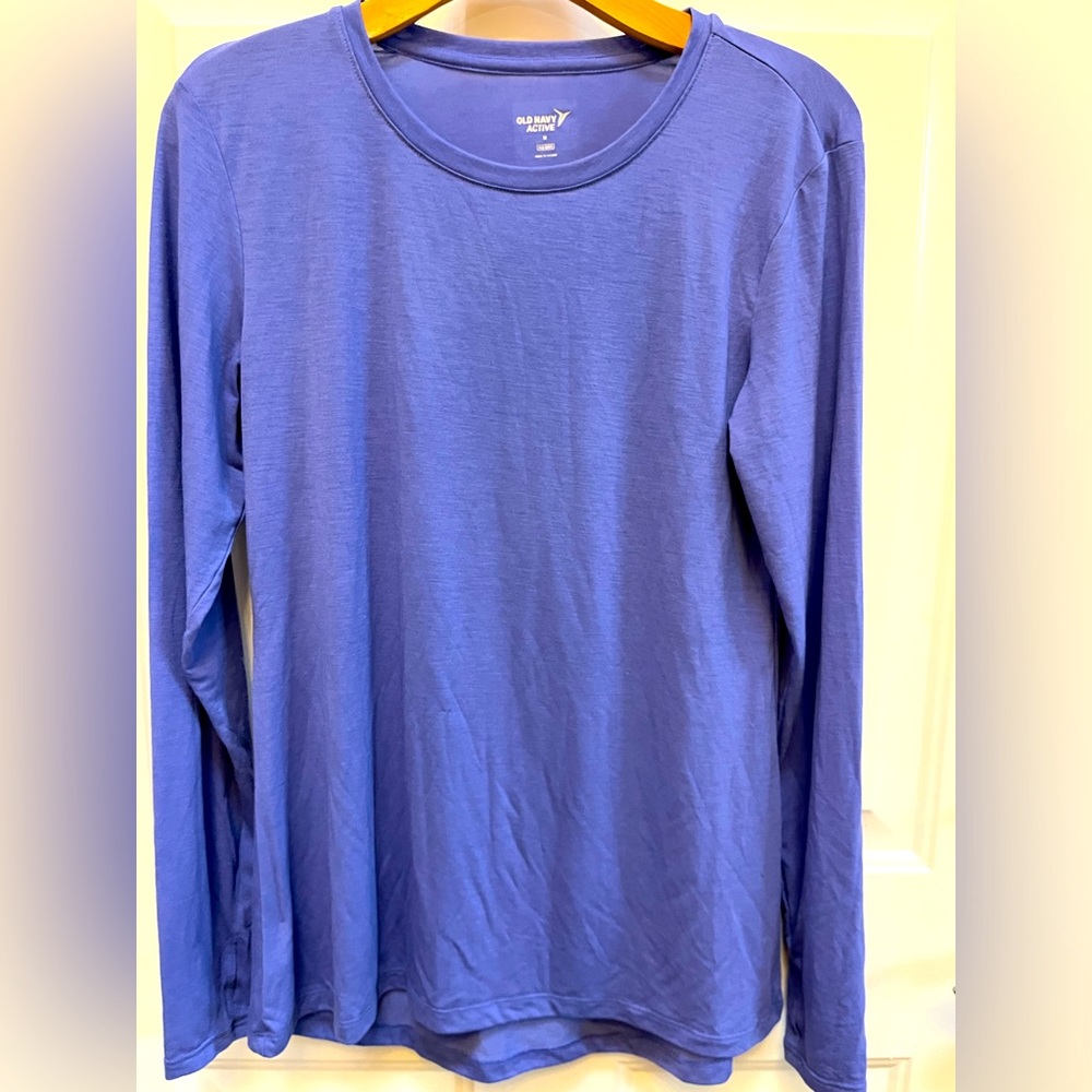 Women’s shirt size medium